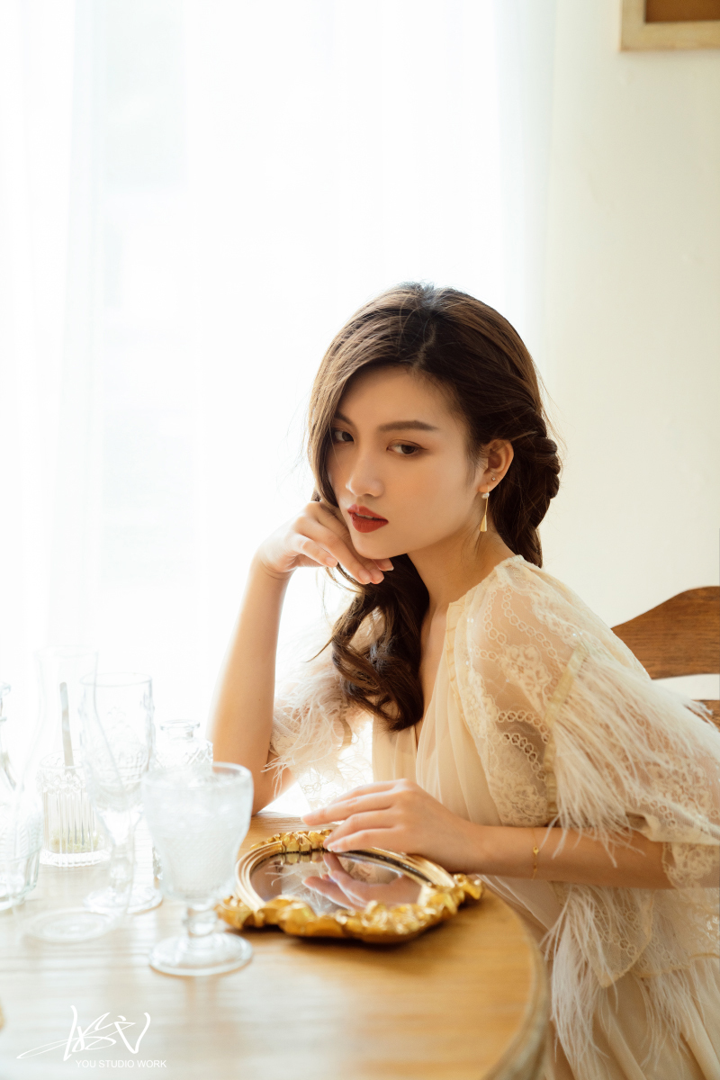 唯美私房照——气质女人午后的休闲时光