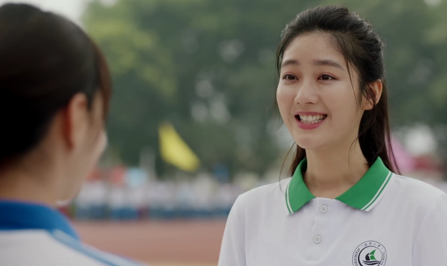 电视剧上游林柚扮演者戚砚笛校服剧照图片