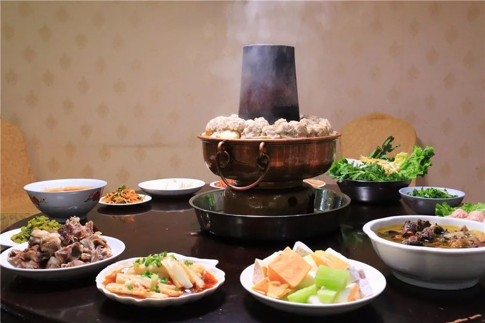 米易铜火锅:"味道非遗"铜火锅,定能慰藉您和家人的心灵!