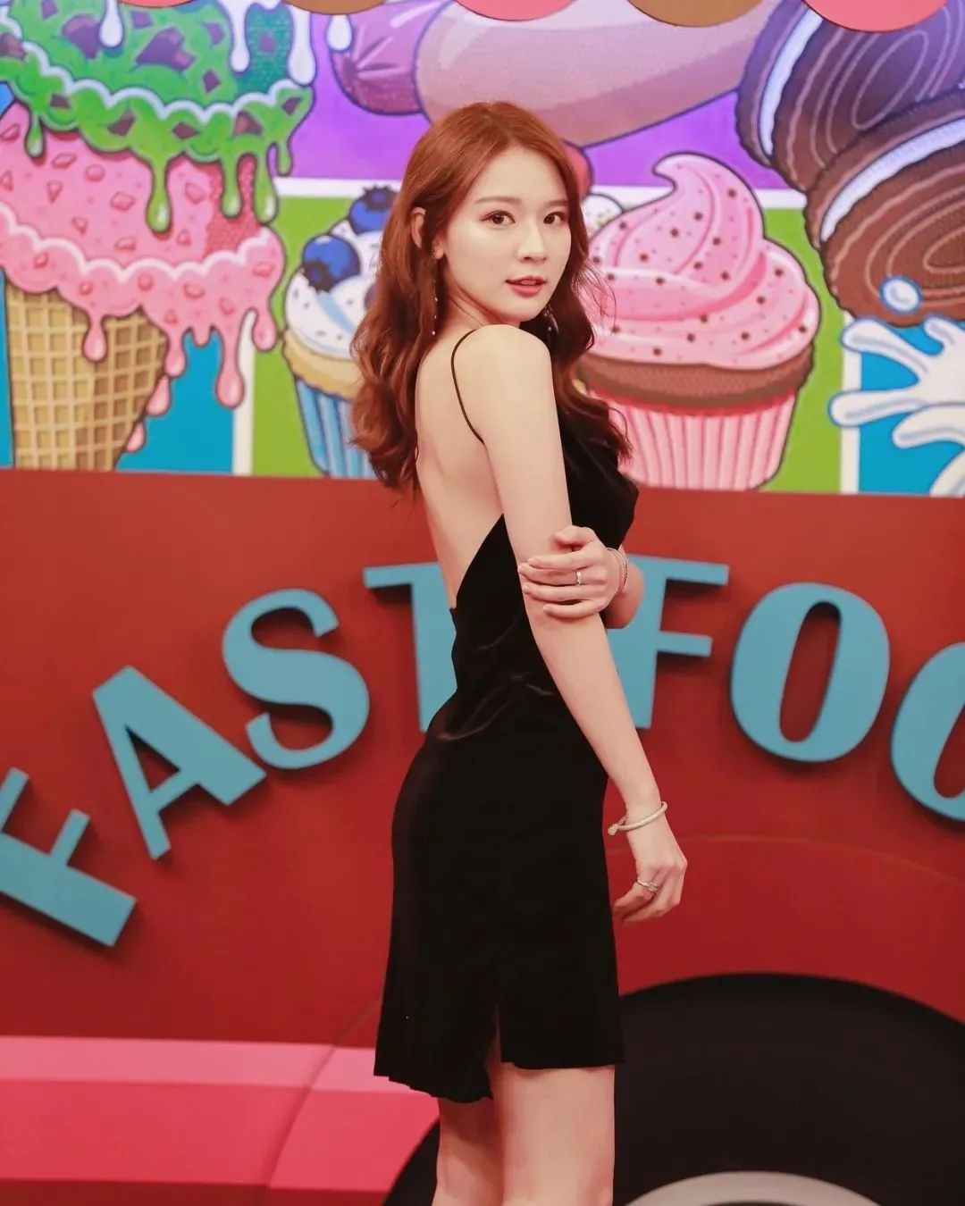 林莎,甜美可爱的她,多少人心目的初恋女孩