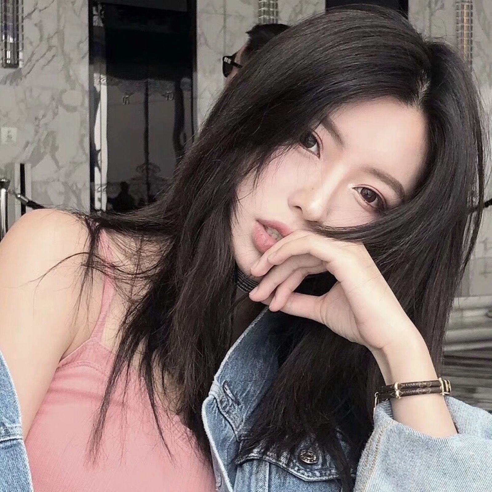 一组网红脸美女供大家欣赏,有你喜欢的吗?