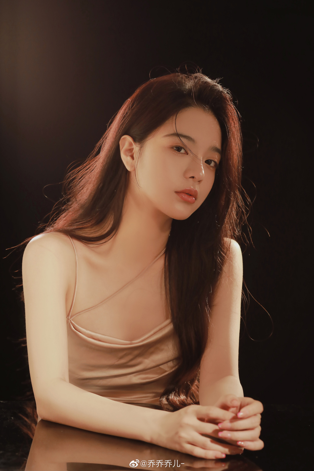 网红美女乔儿迷人美照欣赏