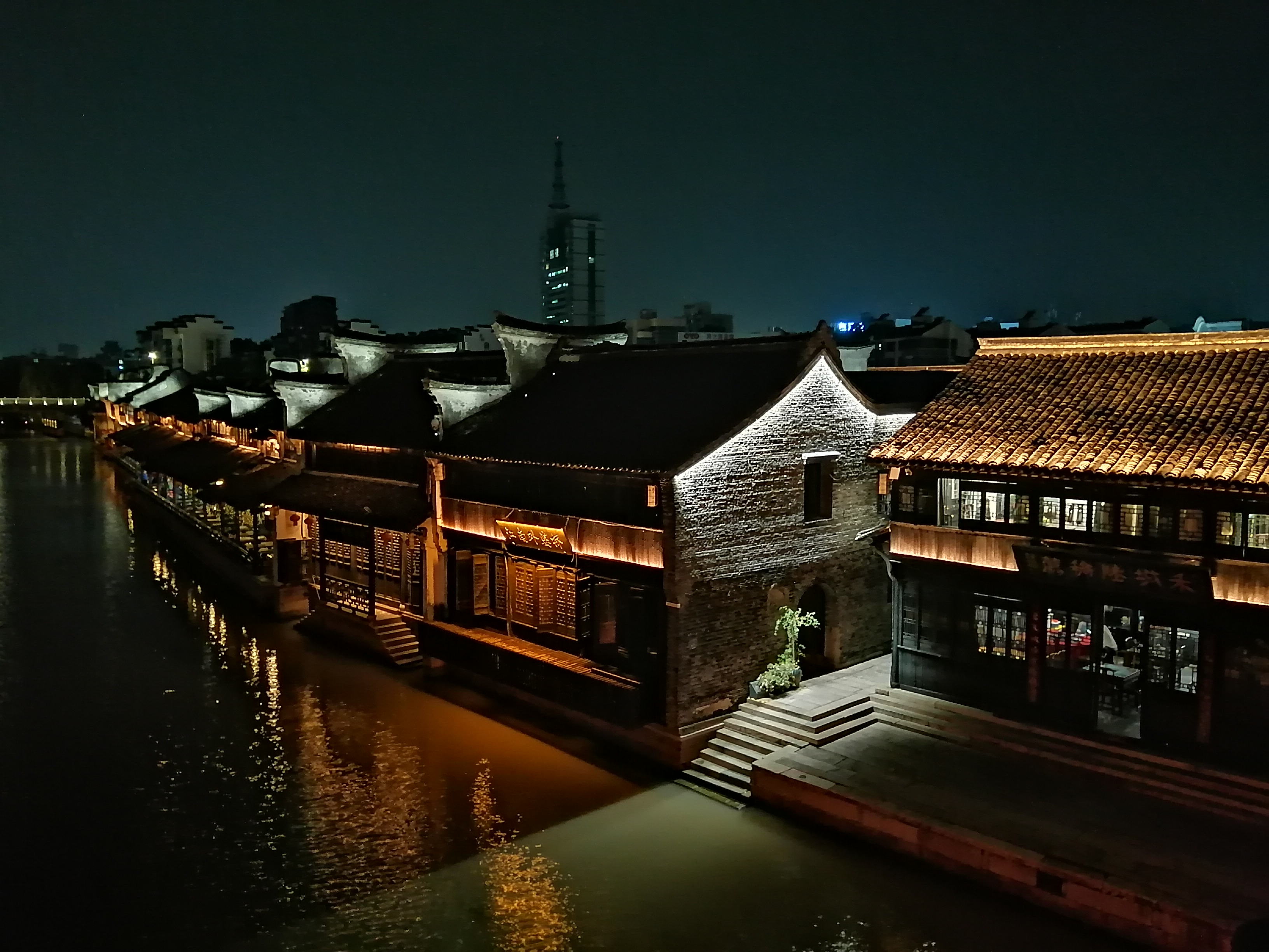 月河街夜景图片