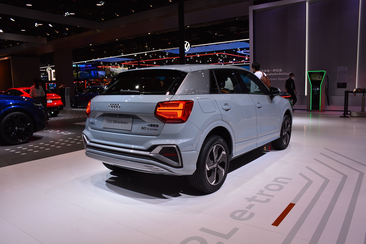 2021上海车展实拍:奥迪q2l e-tron