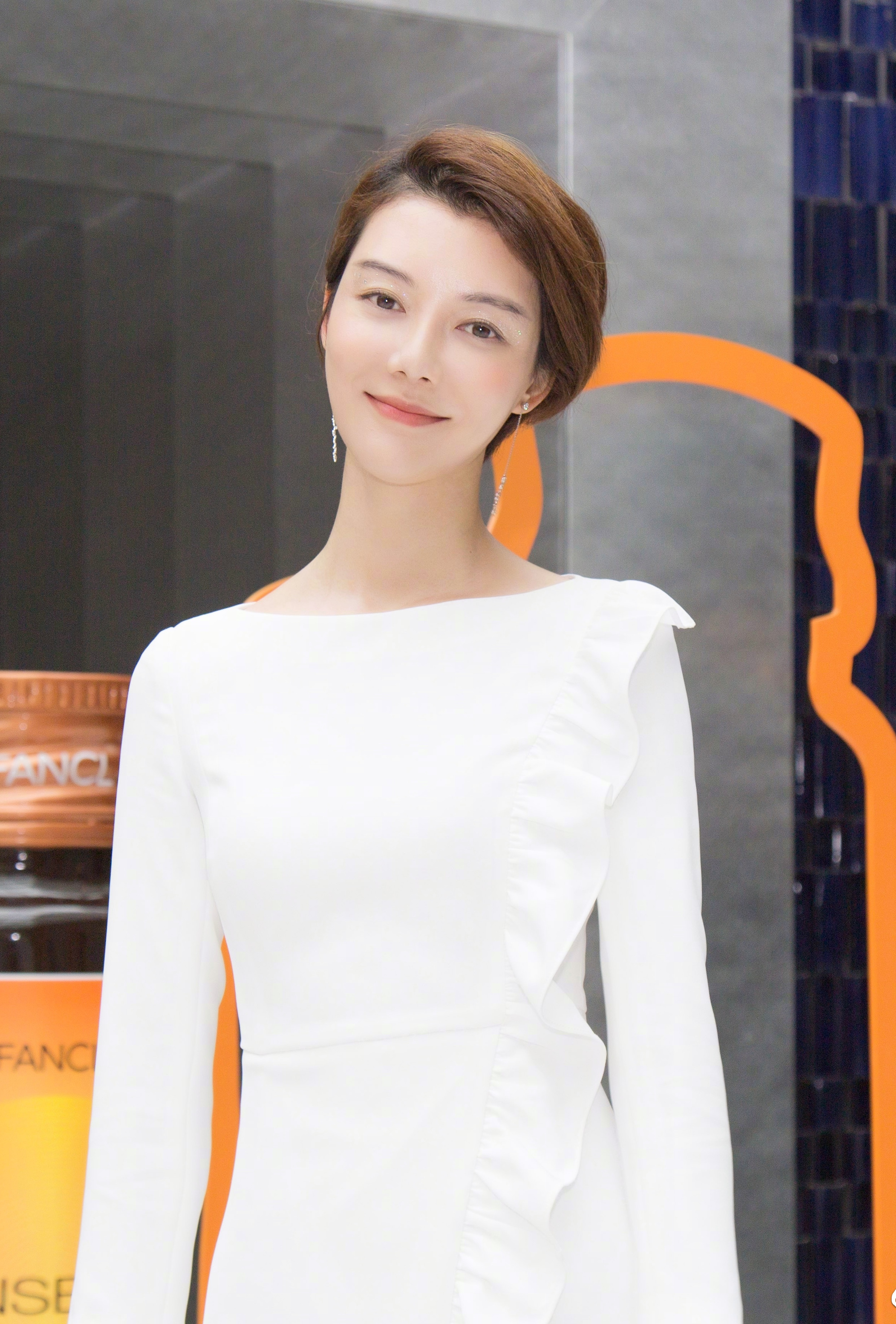 车晓写真美图:花容月貌,气质出众