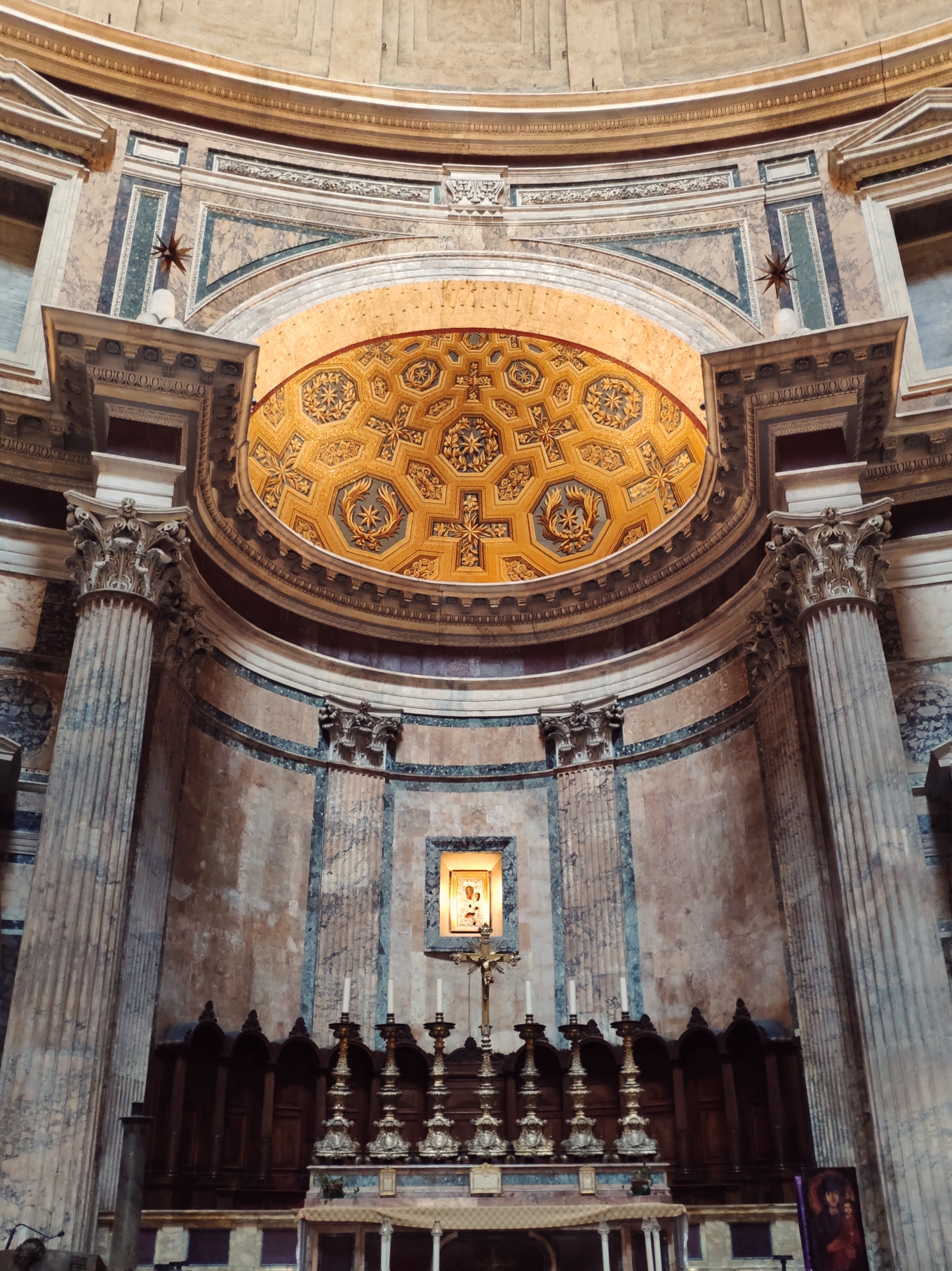 罗马万神殿,米开朗基罗曾赞它是"天使的设计"