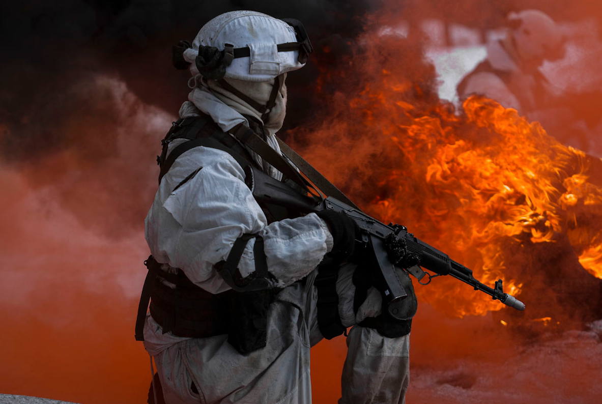 现场震撼!俄军冬季训练真刀实枪不玩虚的,堪比电影大片!