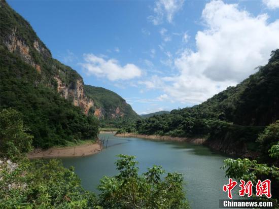 海南昌江深山黎乡奇秀壮美"十里画廊"