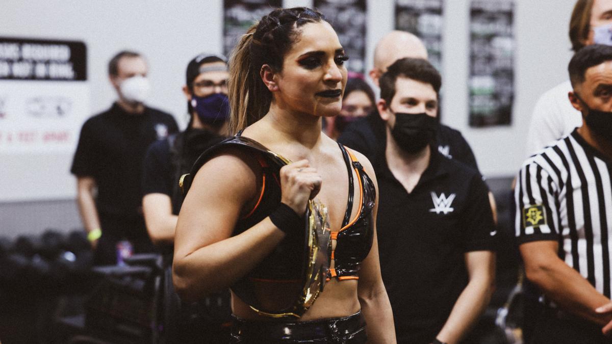 接管大赛"狂热篇"幕后掠影,wwe传奇女星现身助威!