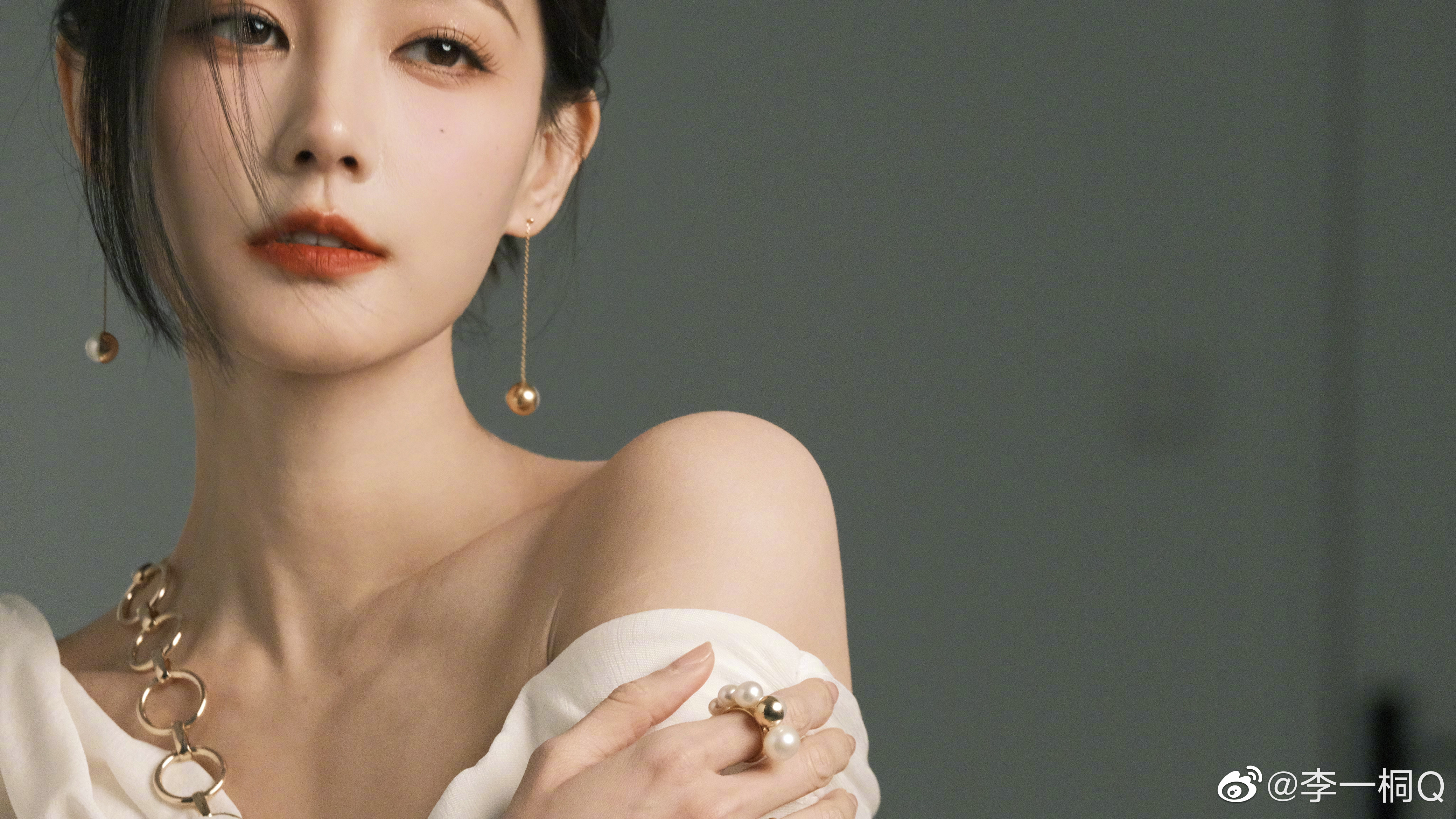 李一桐发布一组新照片 真的太美了