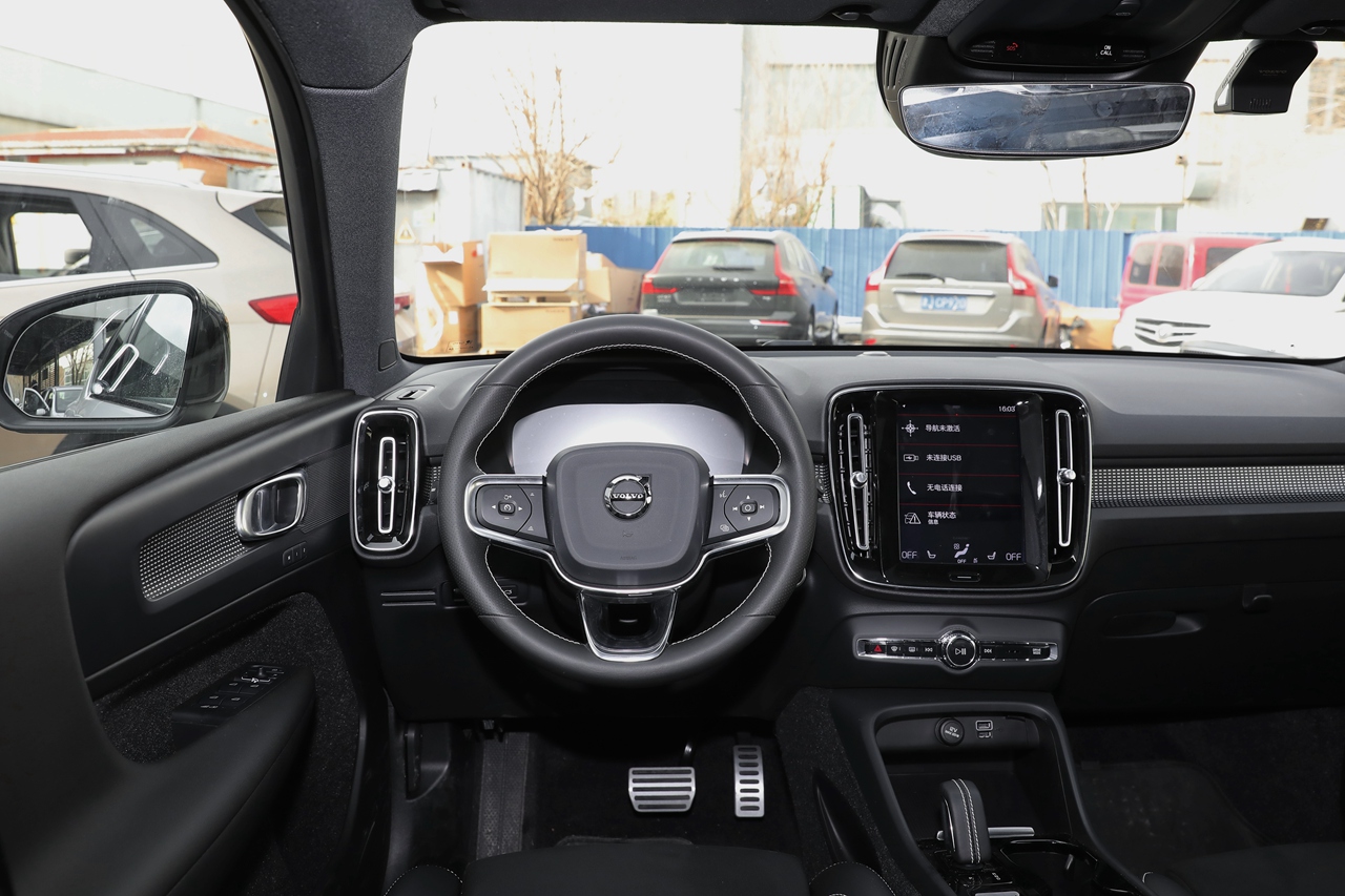 2021款沃尔沃xc40 t4四驱智远运动版