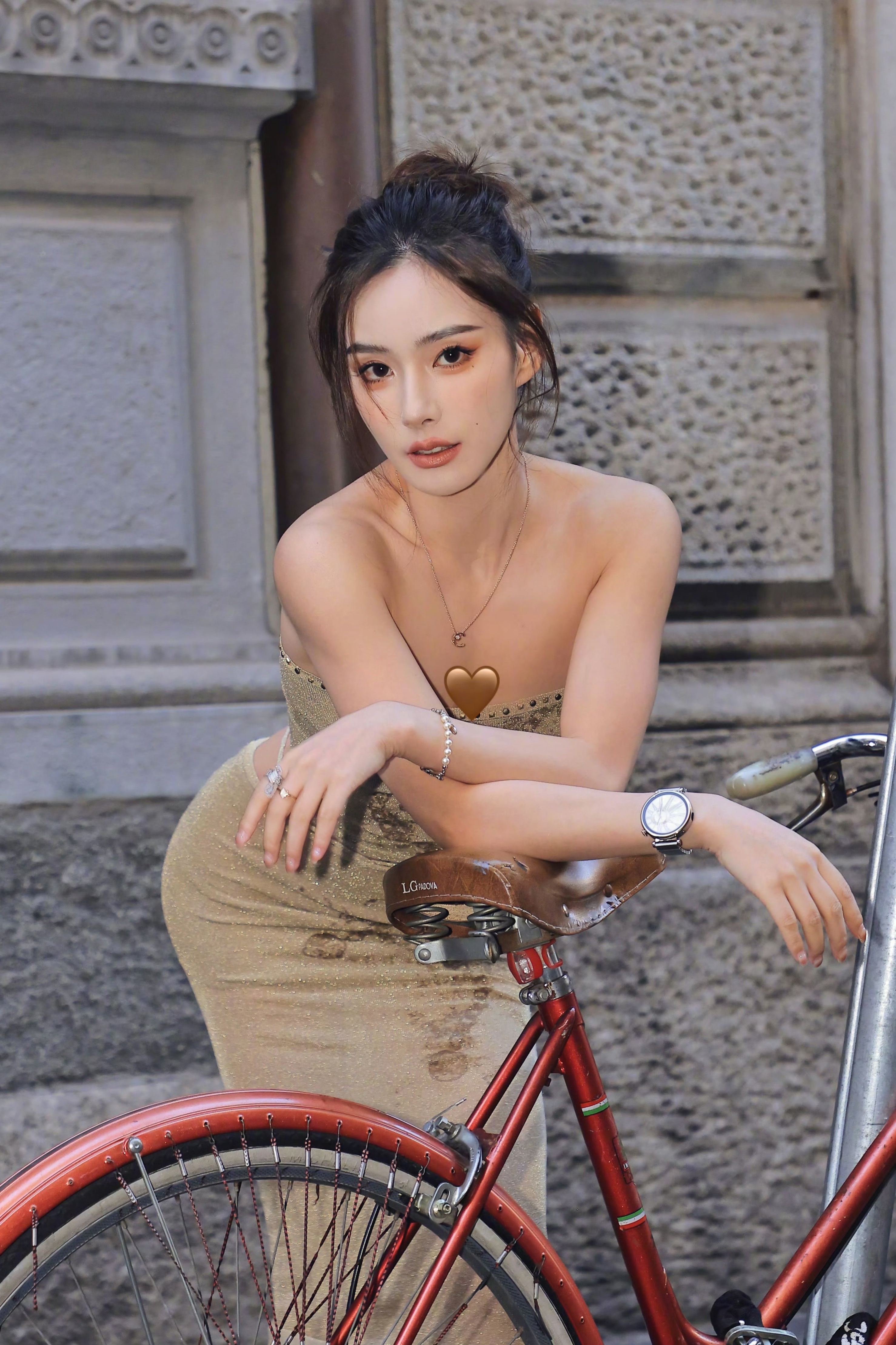 健身美女陈暖央