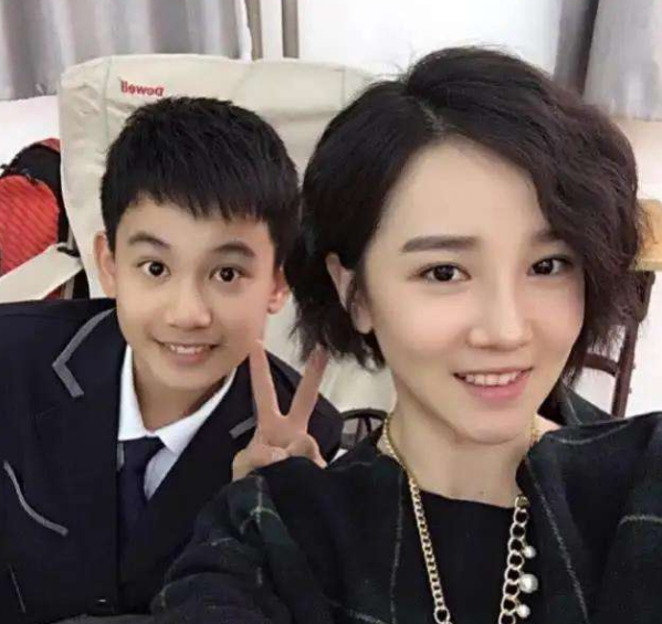 很难想象陈小纭竟然扮演过胡先煦的后妈,这两人说是姐弟恋都可以