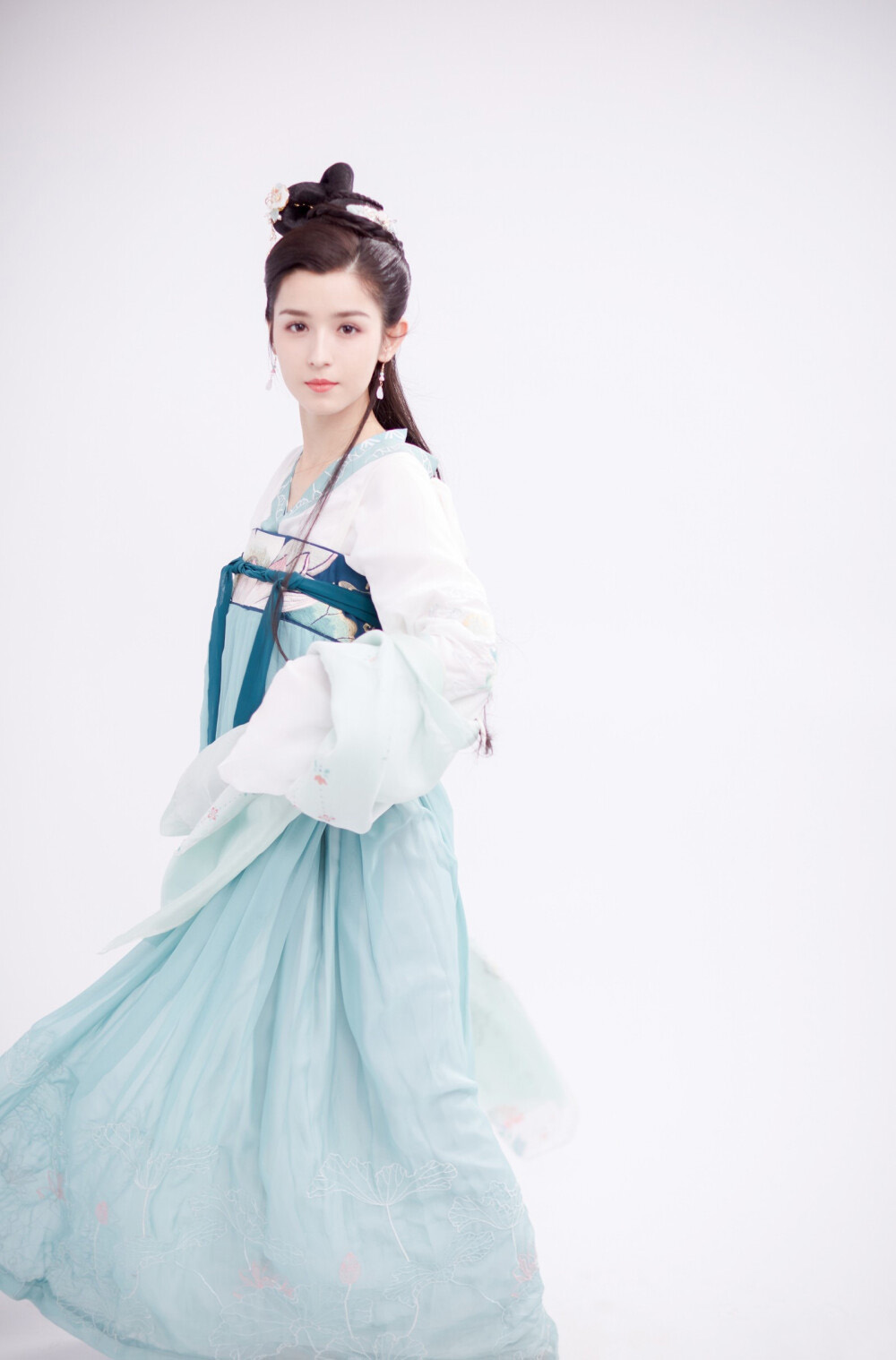 哈妮克孜美图:清新脱俗,美丽动人
