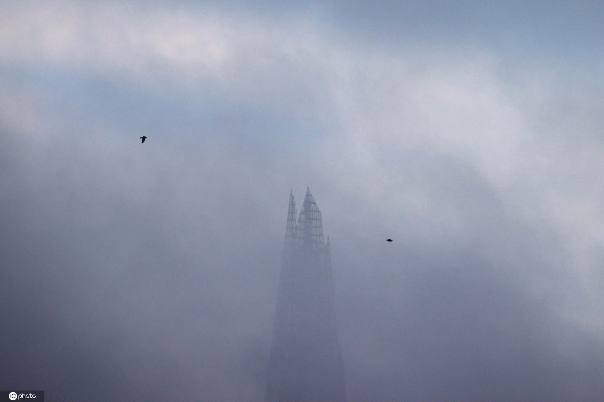 雾锁伦敦 天空一片灰蒙蒙
