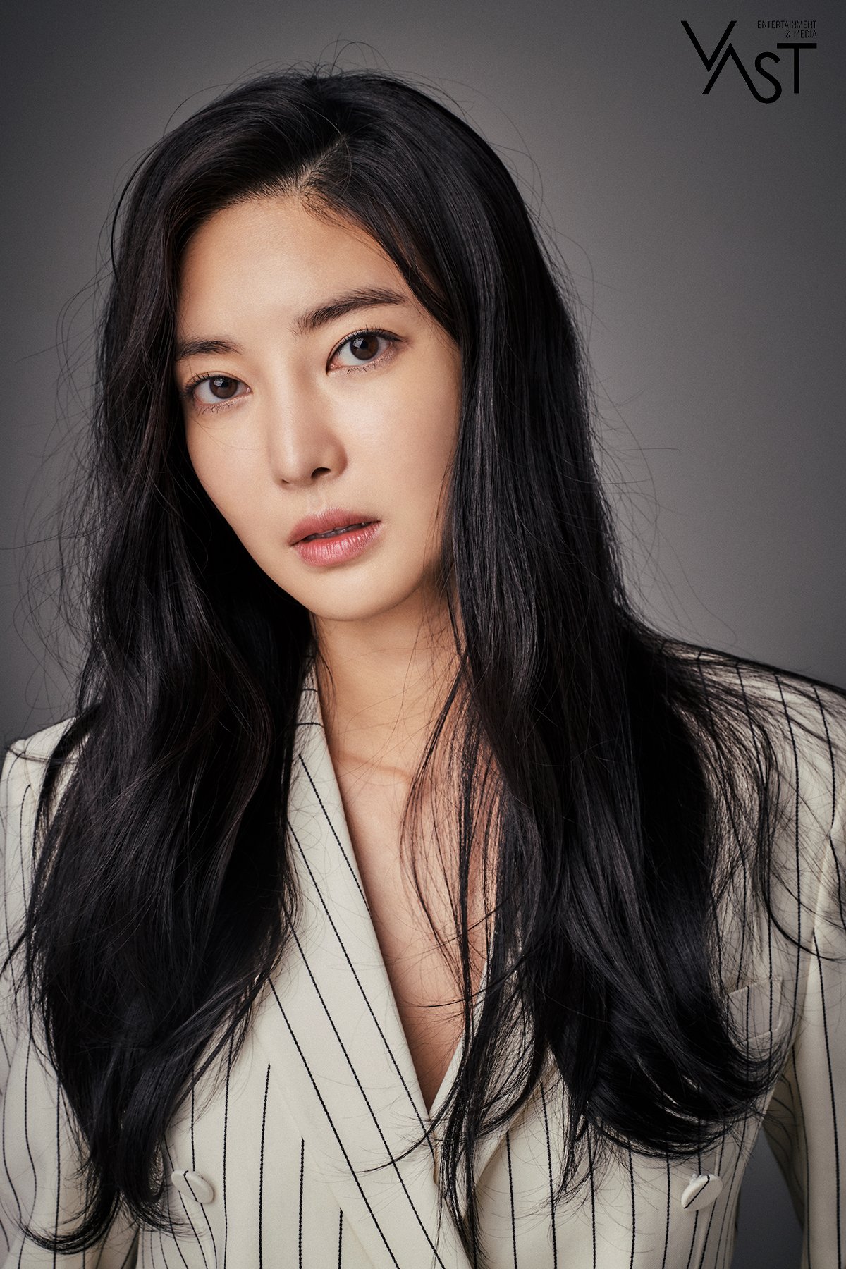 金允智 从歌手到演员在多样的魅力中