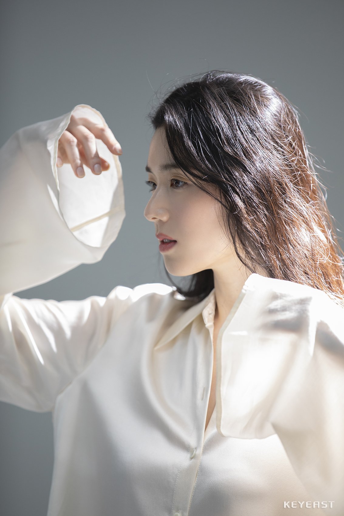 韩国演员,模特,歌手郑恩彩