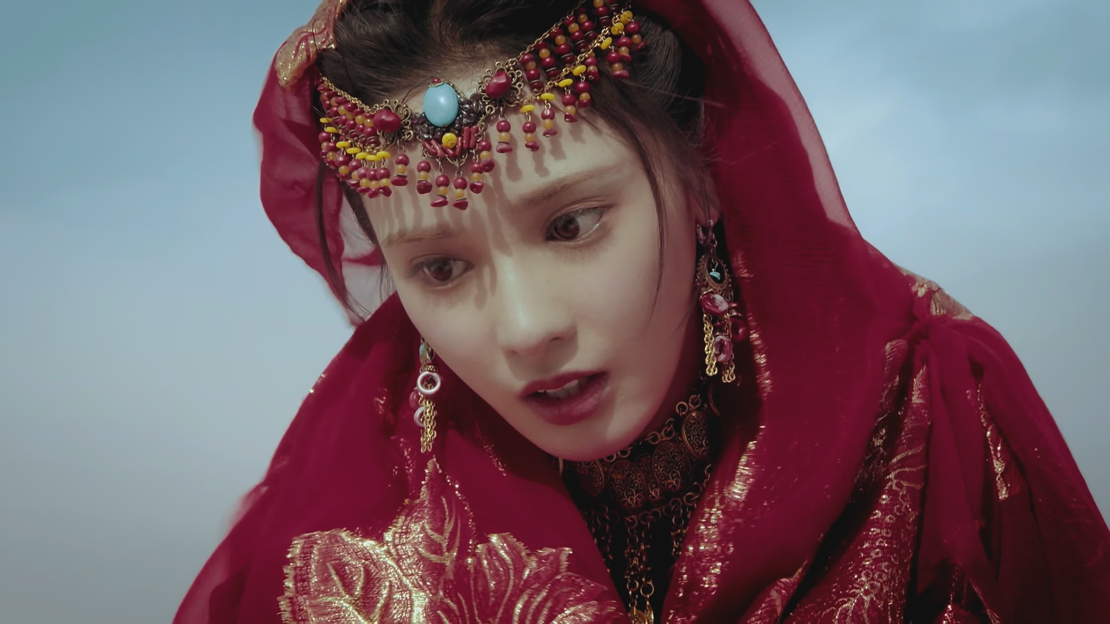 红衣最衬美人,彭小苒,白鹿这造型绝美