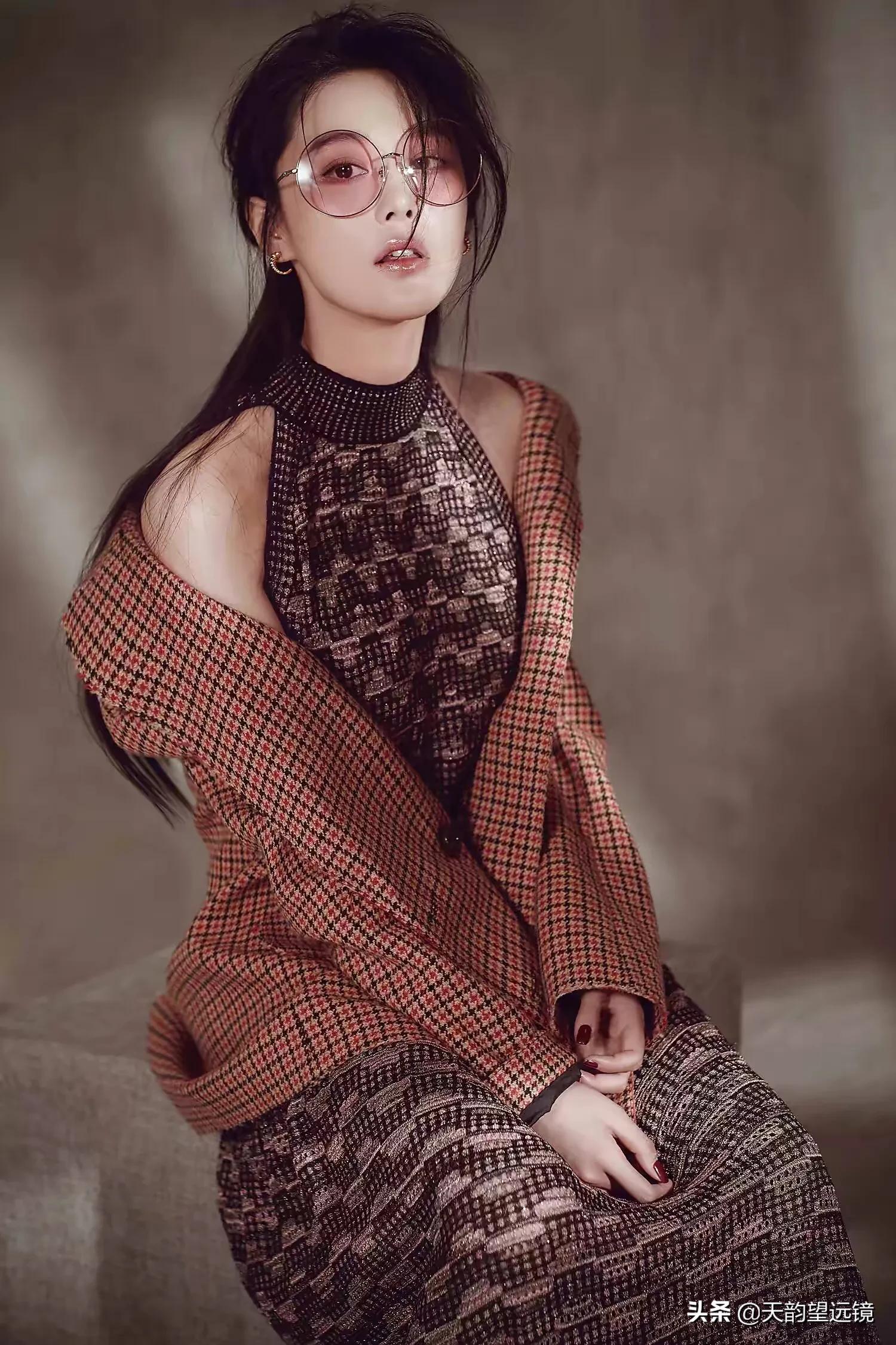 美艳型美女张馨予,眼神魅惑女神范十足,谁看了不沦陷!