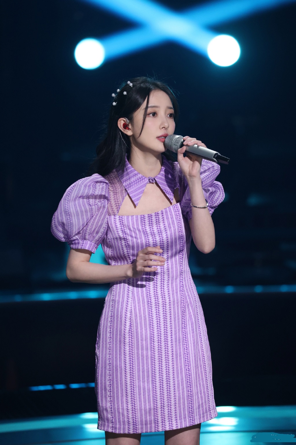 美女汪小敏迷人美照欣赏真好看