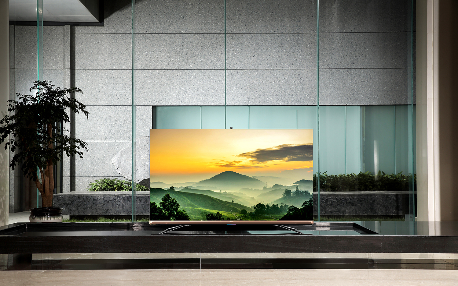 海信电视:超画质电视海信u9f,8k级影院体验