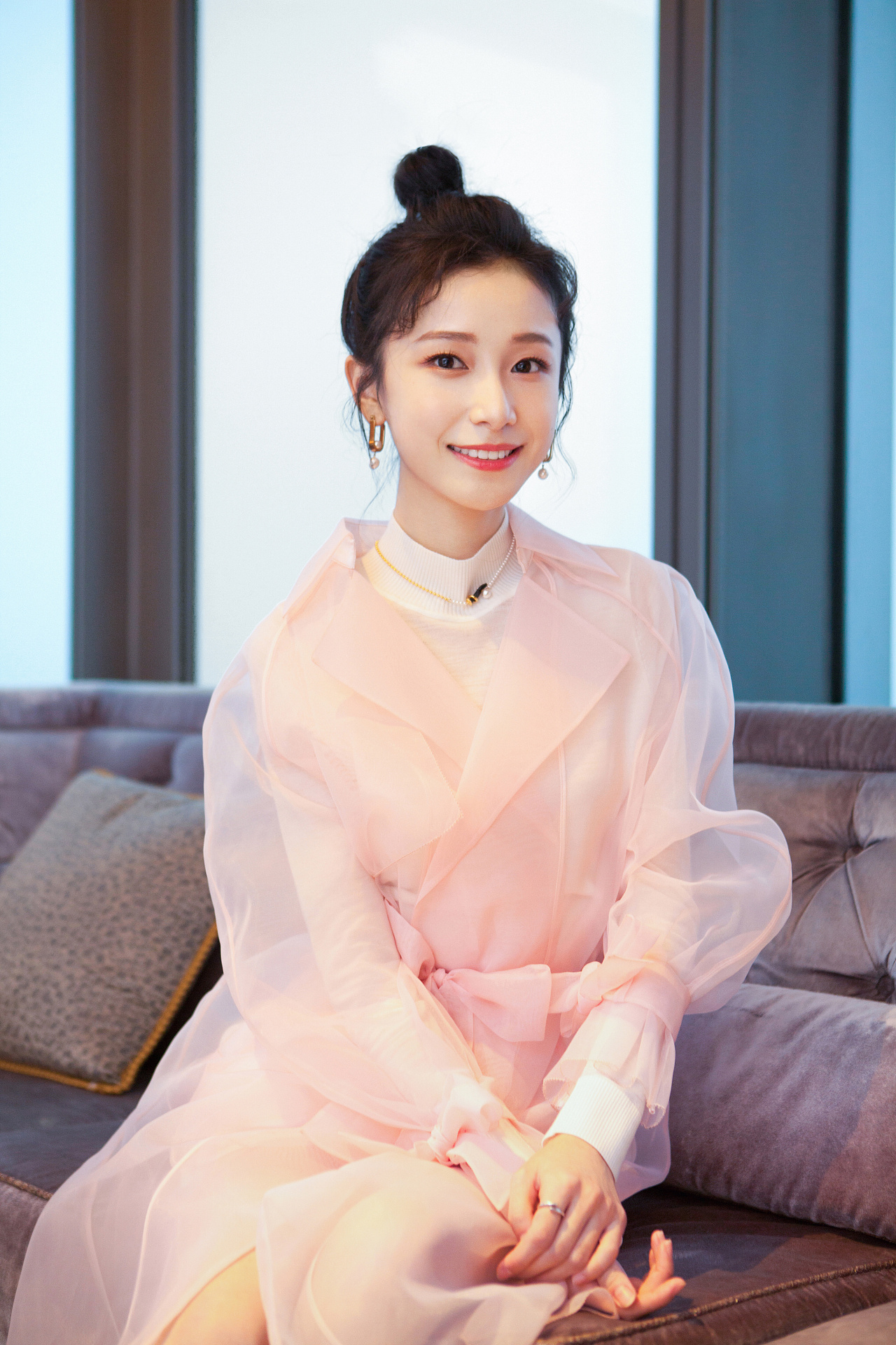 姜梓新写真美图:如花似玉,美丽动人