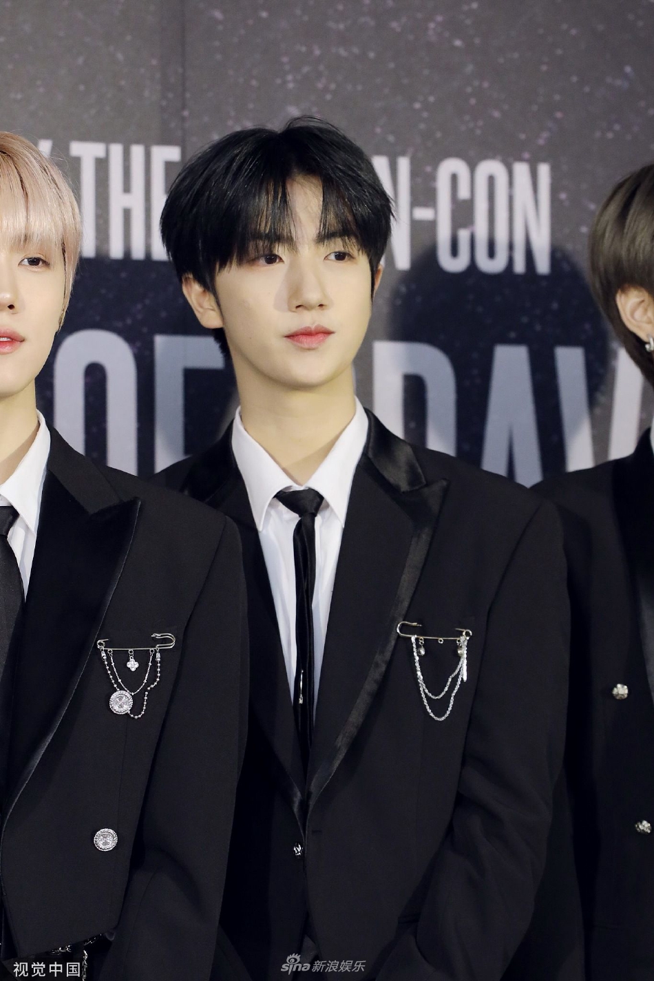 组图:男团cravity首次亮相台北 对粉丝说中文"姐姐我爱你"