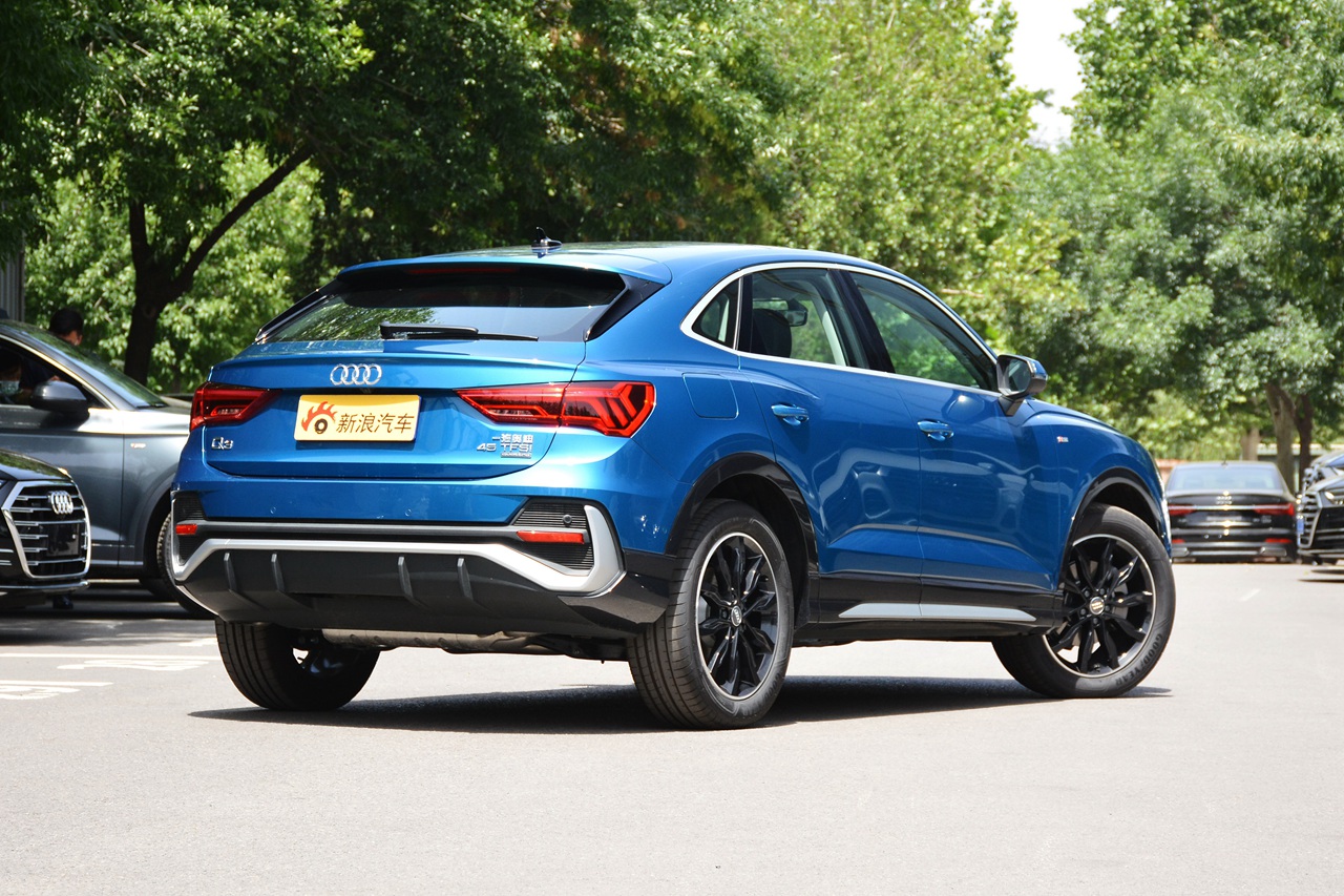 2020款奥迪q3 sportback 45tfsi豪华型