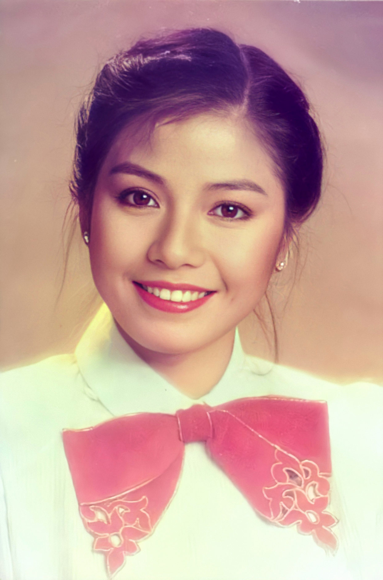 明星早年照:王祖贤,林青霞,赵雅芝,蓝洁瑛,狄波拉,翁美玲