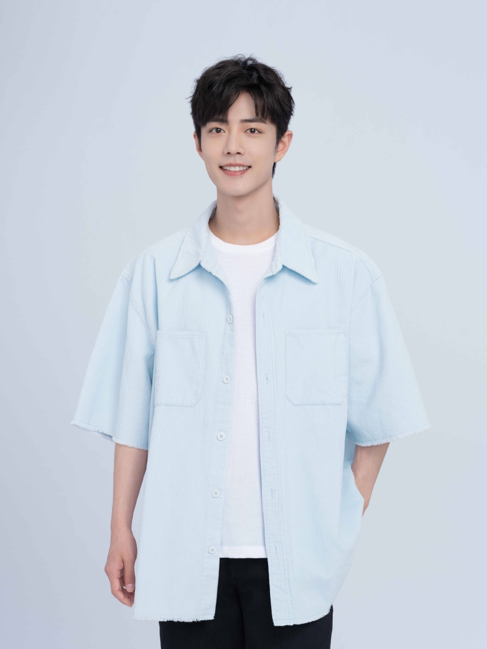 组图:网友晒肖战新公式照 薄荷绿色系搭配干净清爽大男生