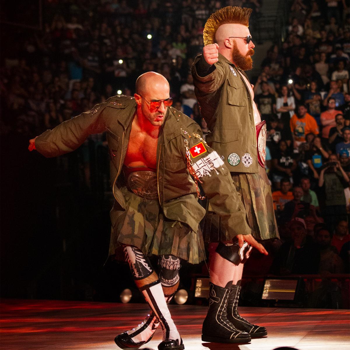 wwe夏日狂潮酷炫出场,dx军团坦克开路霸气十足!