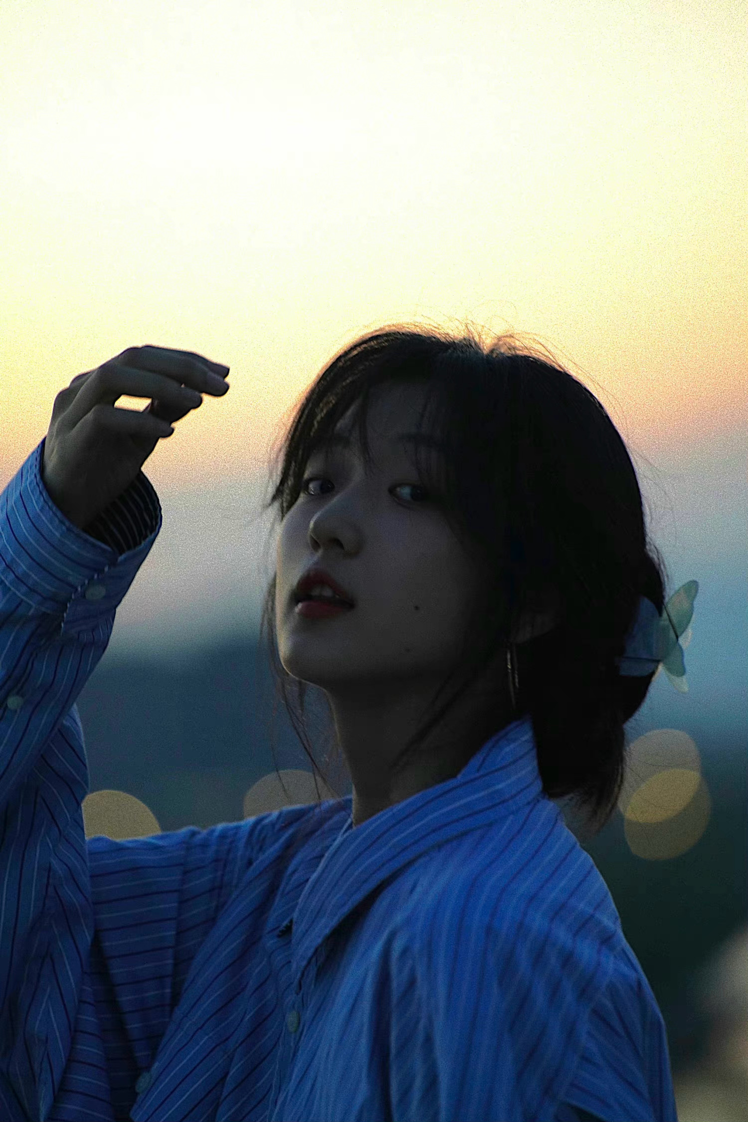 孙千夜晚氛围感写真