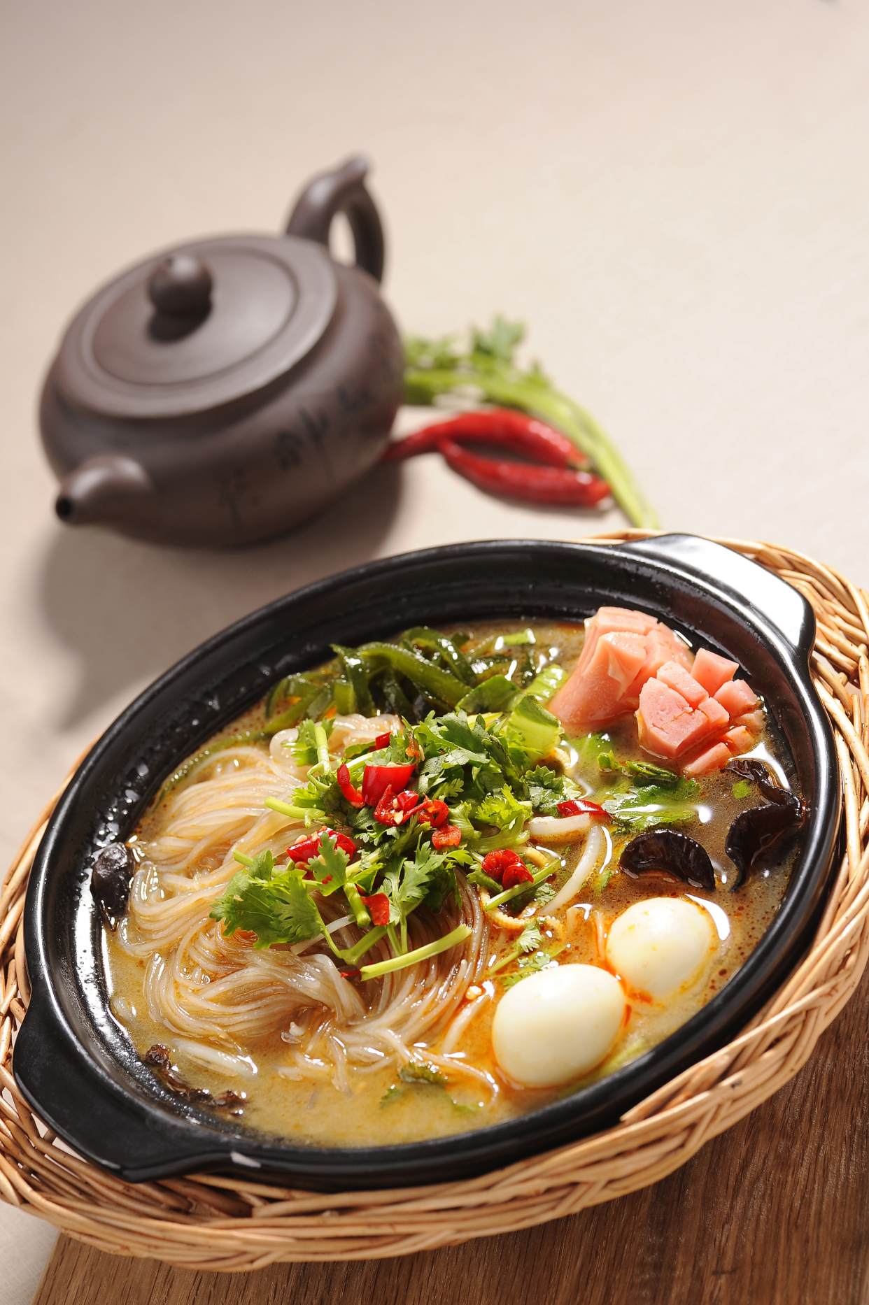 经典美食(40):砂锅米线