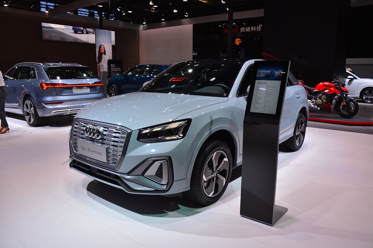 2021上海车展实拍:奥迪q2l e-tron