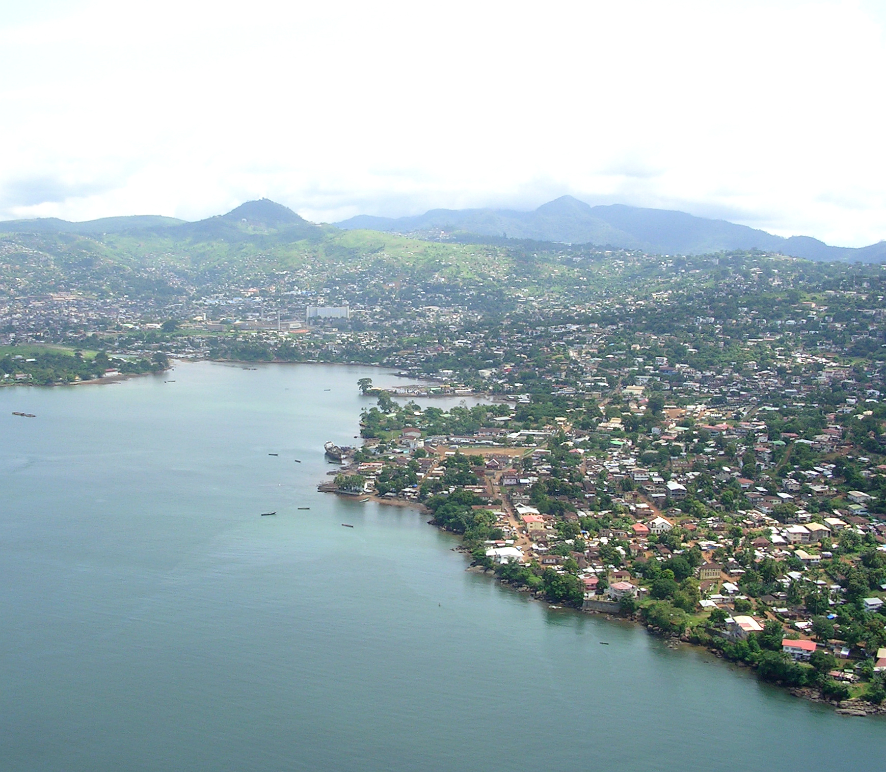弗里敦城市风貌,塞拉利昂首都,电影《血钻》故事背景地