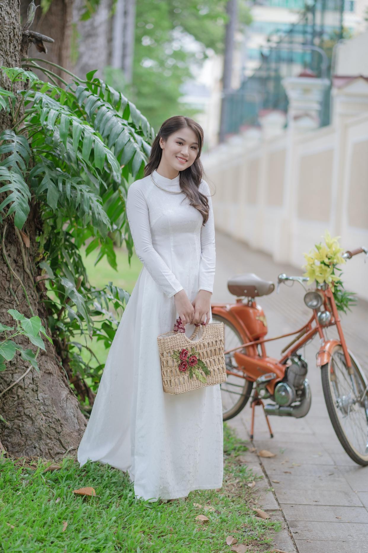 飘逸优雅的越南奥黛美女(1)