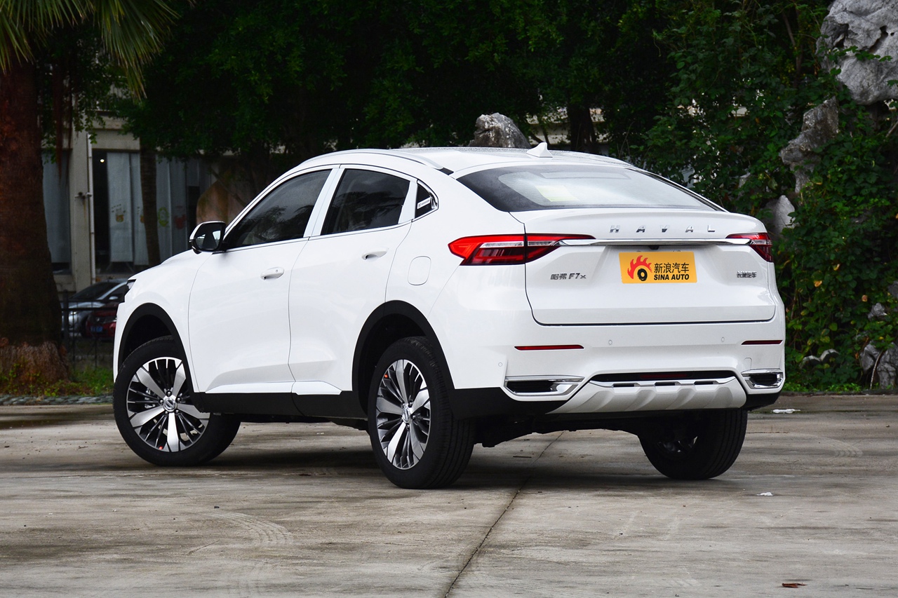 2021款哈弗f7x 1.5t两驱极智潮玩版