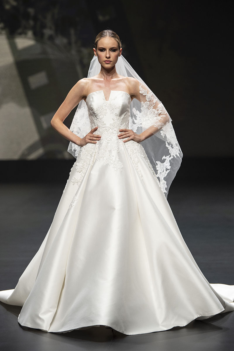2020巴塞罗那婚纱时装周:pronovias 品牌秀场
