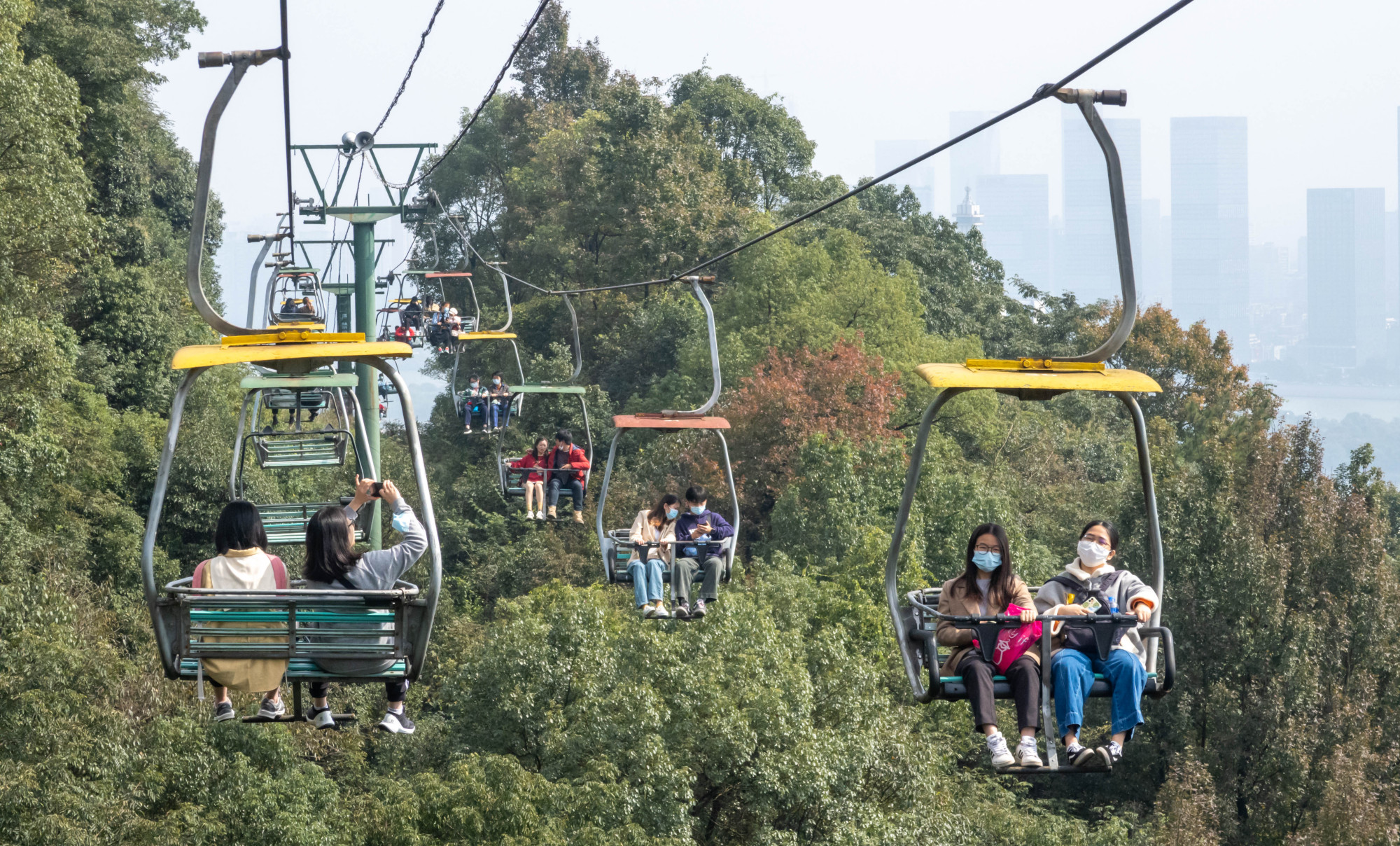 长沙岳麓山的缆车最后的画面,运营20多年终于退休了