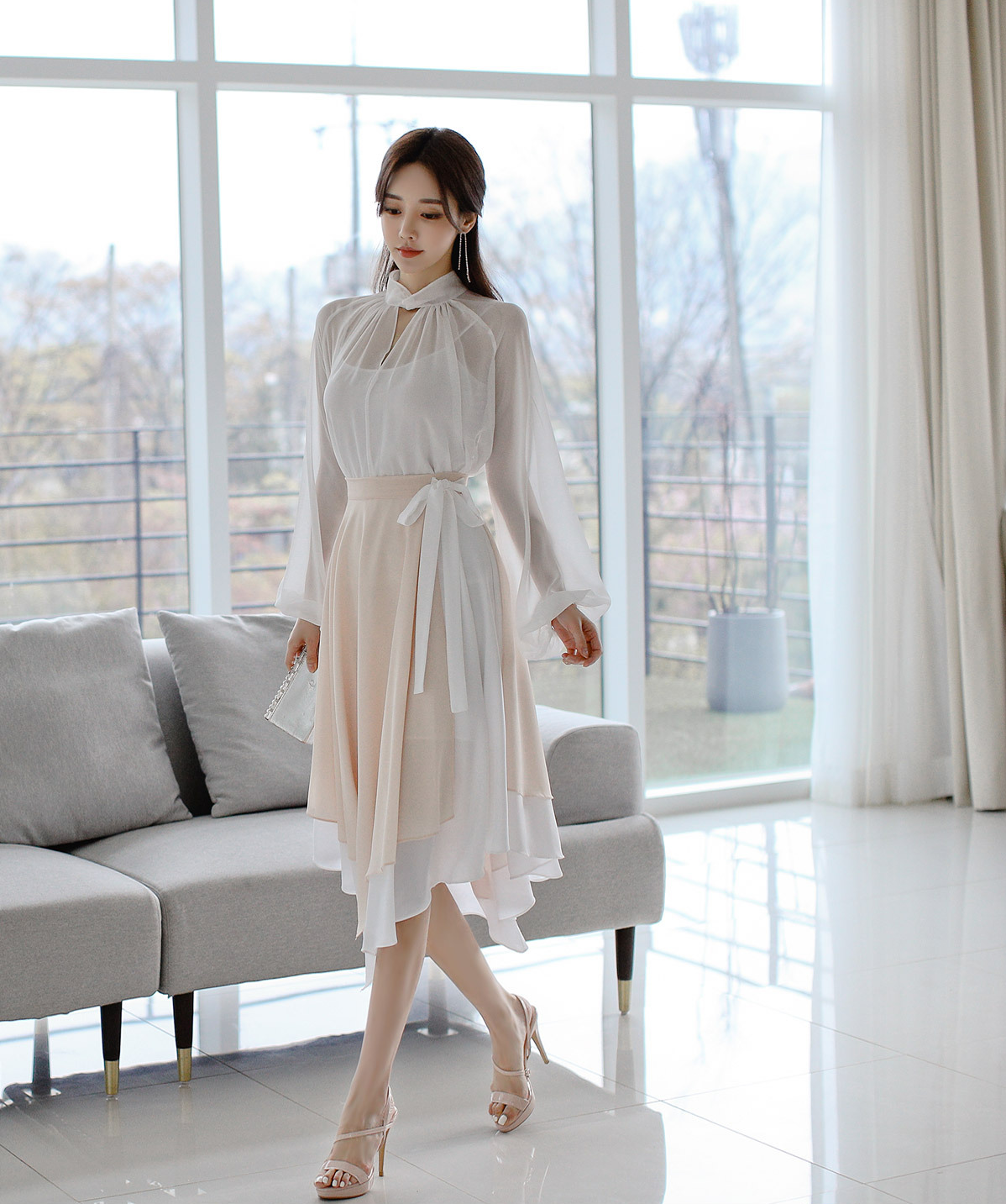 女神孙允珠时尚写真:芦花薰衣草淡粉飘仙古典长裙