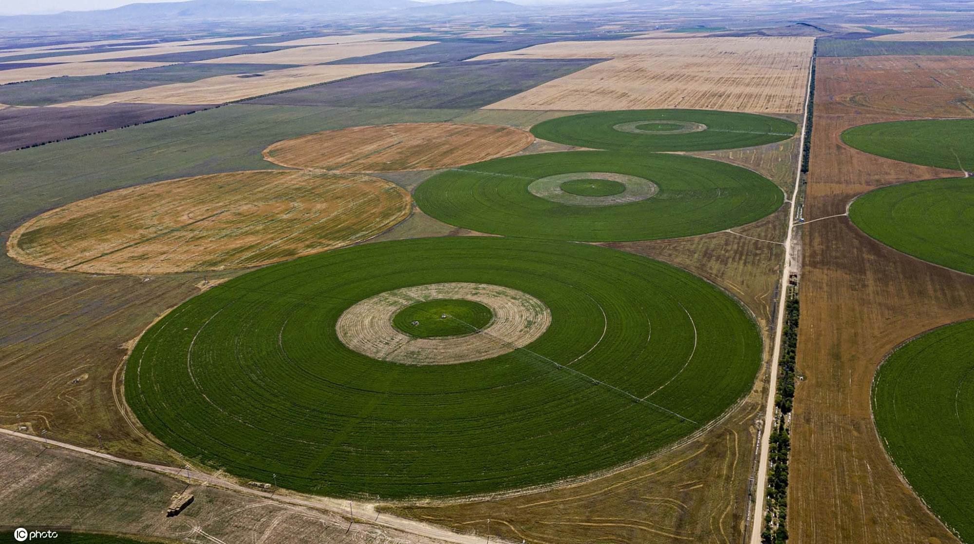 航拍土耳其圆形农田如天然"打碟机"