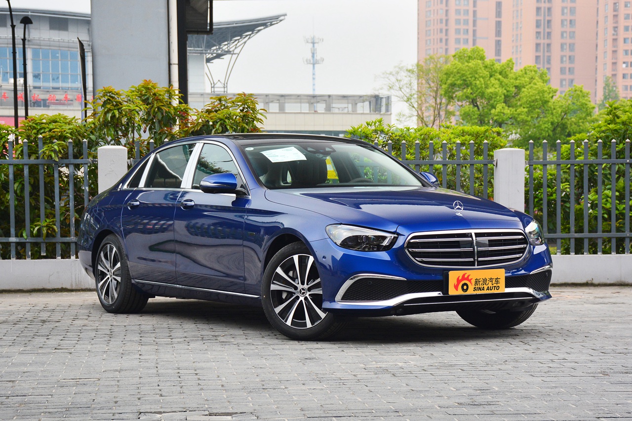 2021款奔驰e级混动 350 e l 插电式混合动力轿车