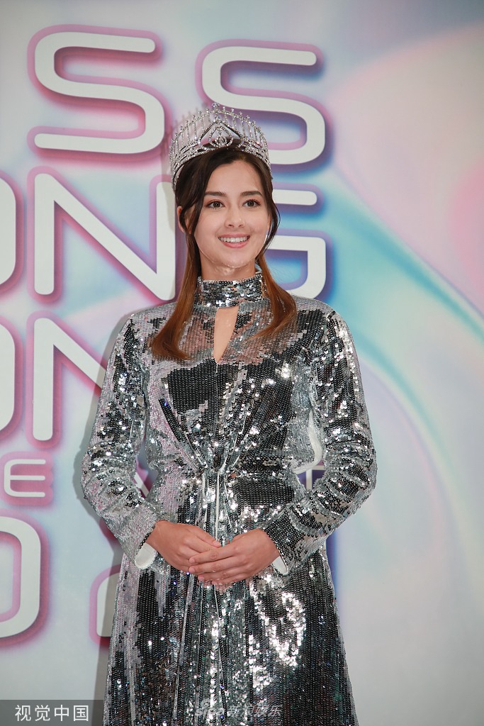 组图:2021港姐准决赛 上届三强戴皇冠再聚首关礼杰为女儿撑场