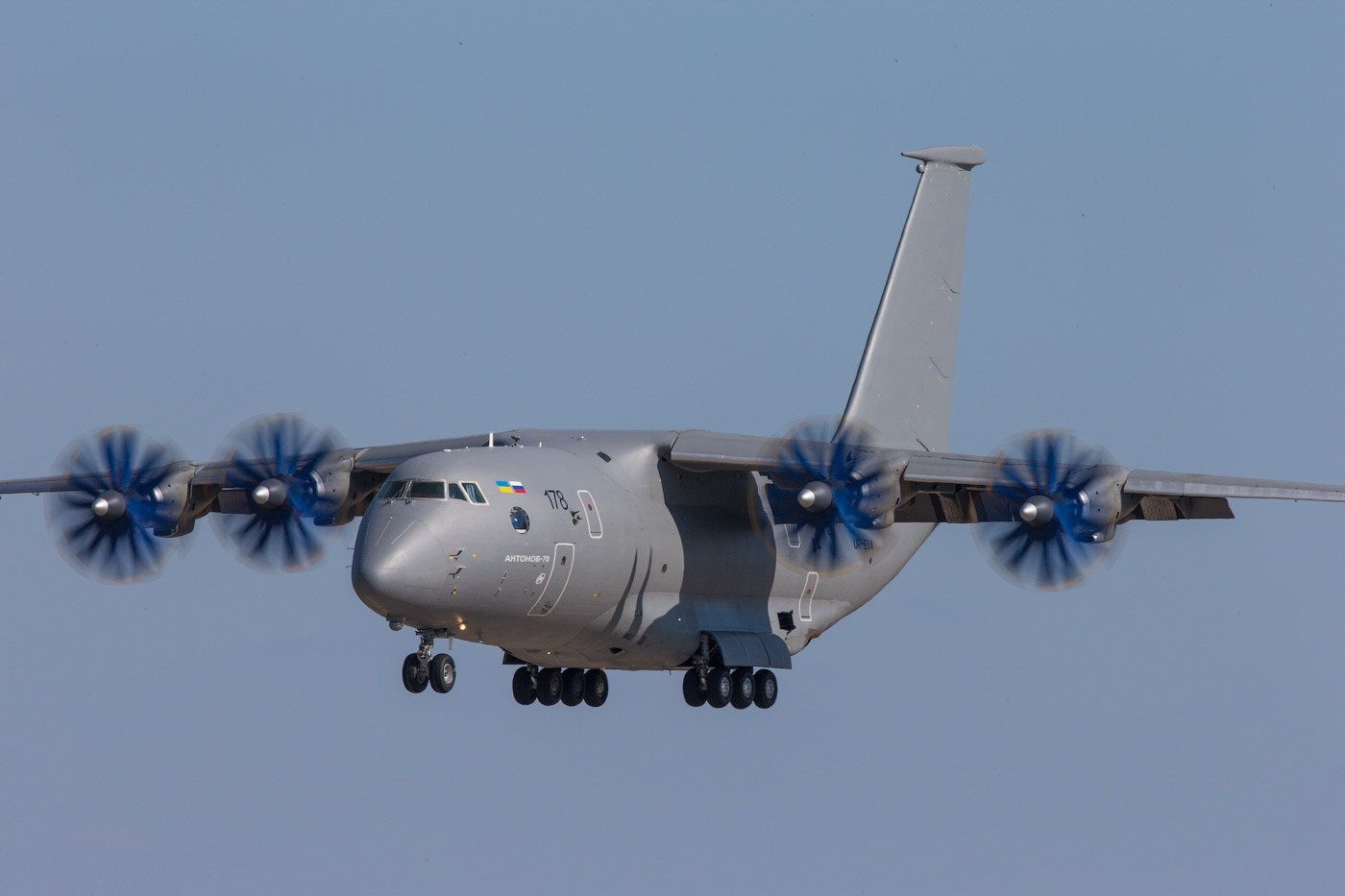 安-70 涡轮桨扇运输机图片赏析