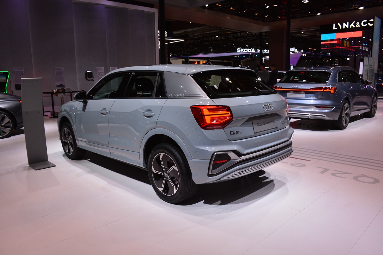 2021上海车展实拍:奥迪q2l e-tron