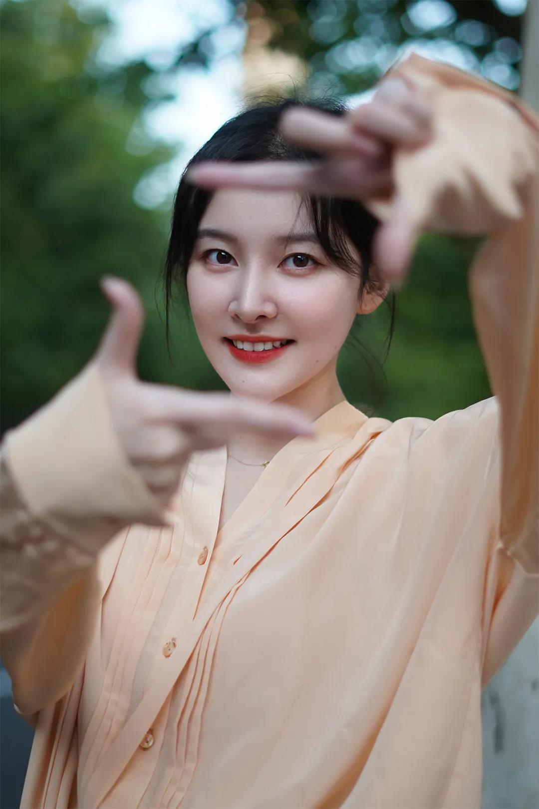 崔心心美而不自知玫瑰一样的女孩