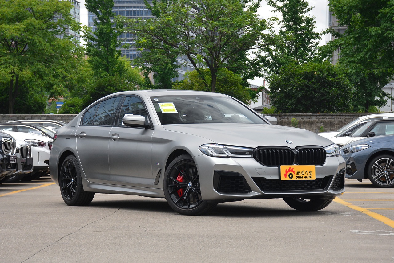 2021款宝马5系改款 540i 风尚版 m运动套装