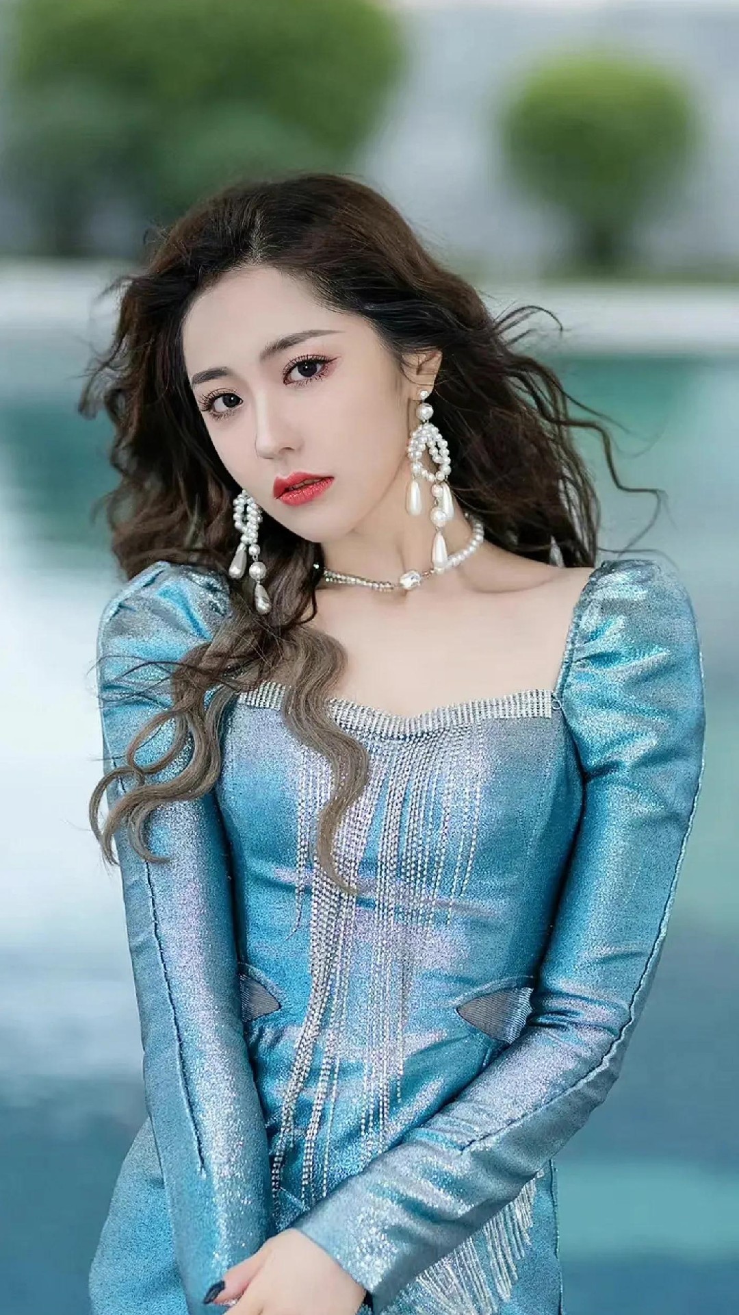 王艺瑾时尚写真:青春靓丽,性感妩媚