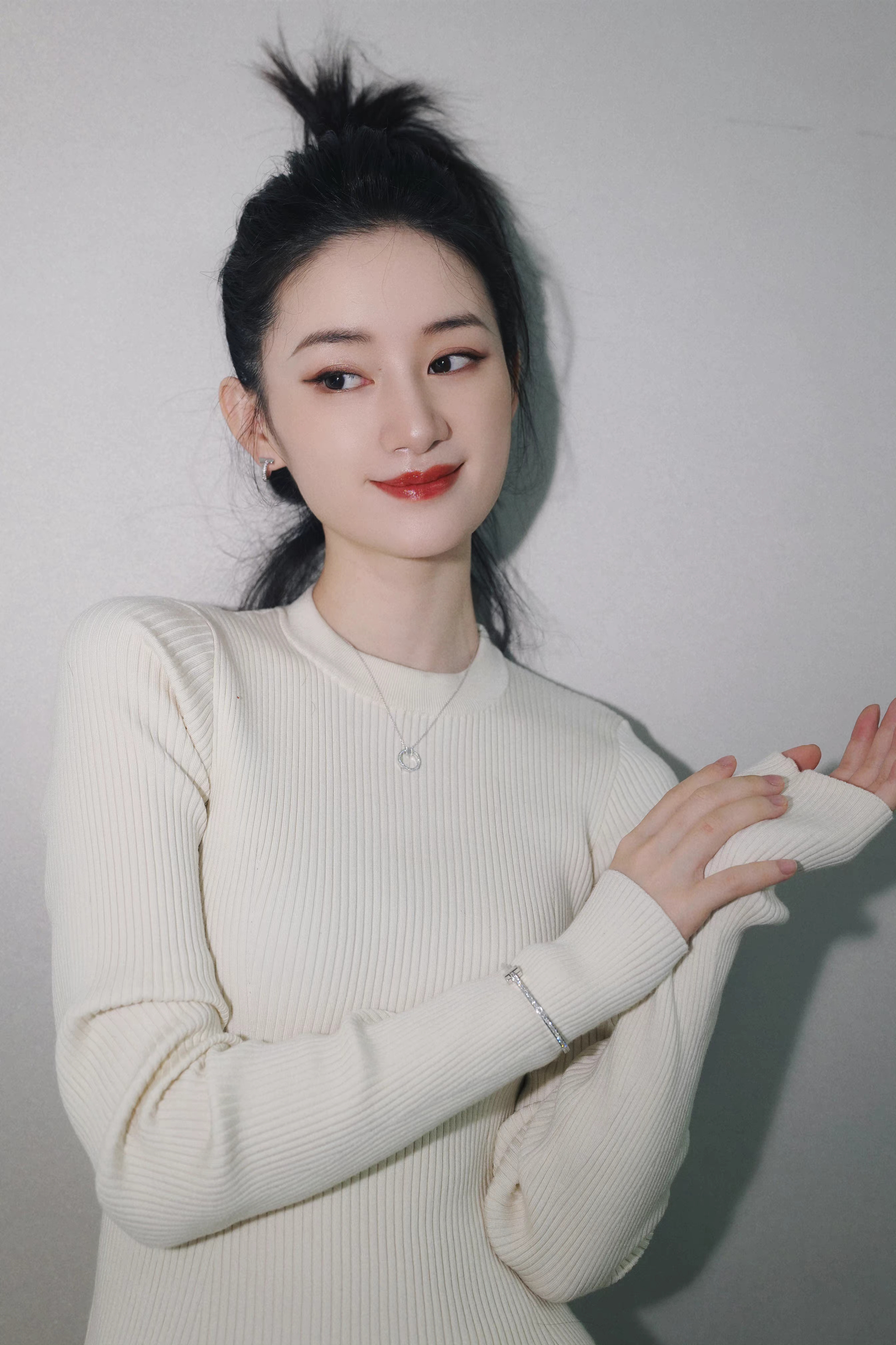 气质美女郭晓婷惹人喜爱