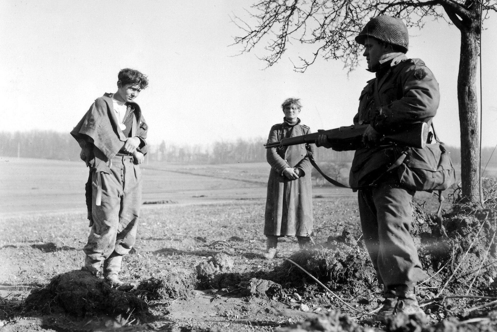 记录第二次世界大战战败投降后的德军士兵,史实照片还原当时场景